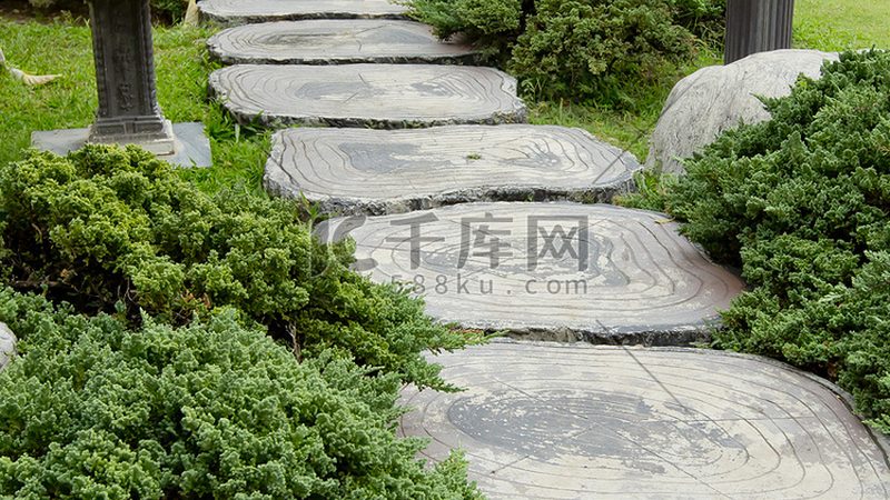 高速公路绿化养护，别让“绿”变成“乱